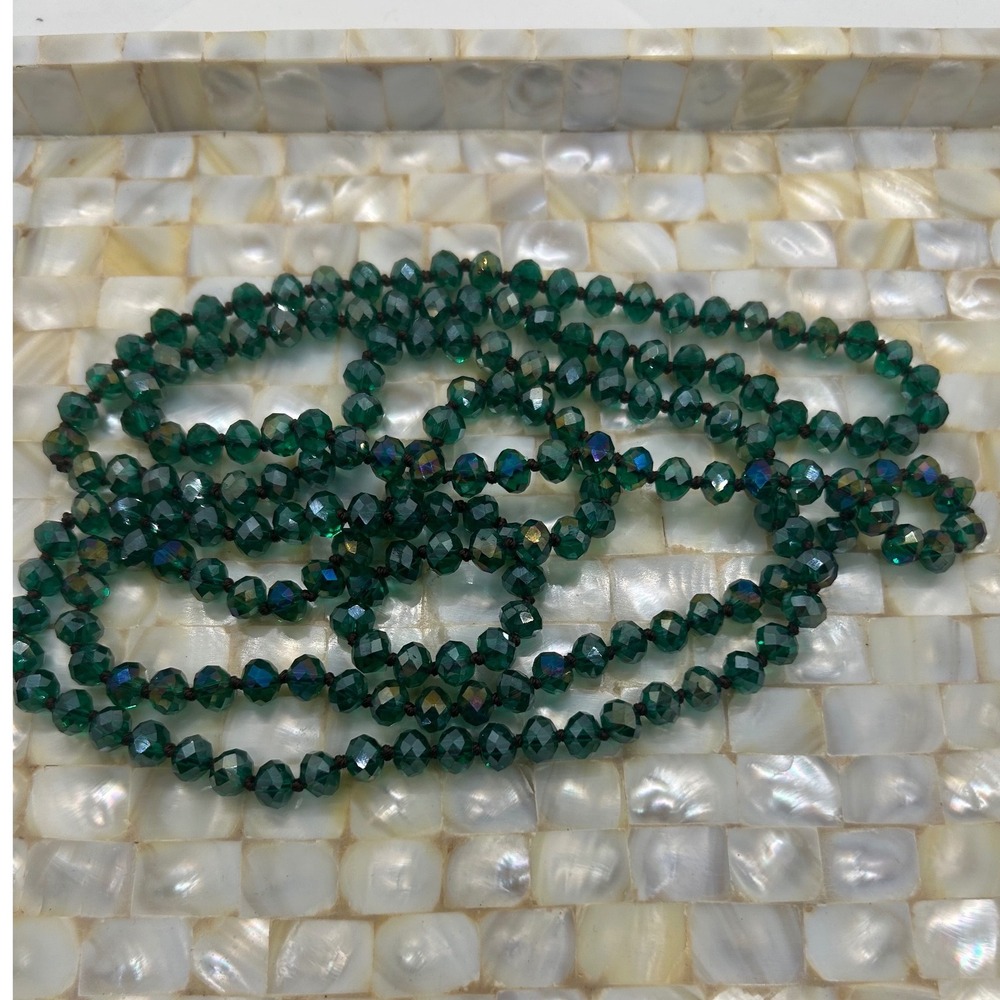 Vintage Style Emerald Green AB Faceted Glass Bead Long Flapper Necklace 28 Inch